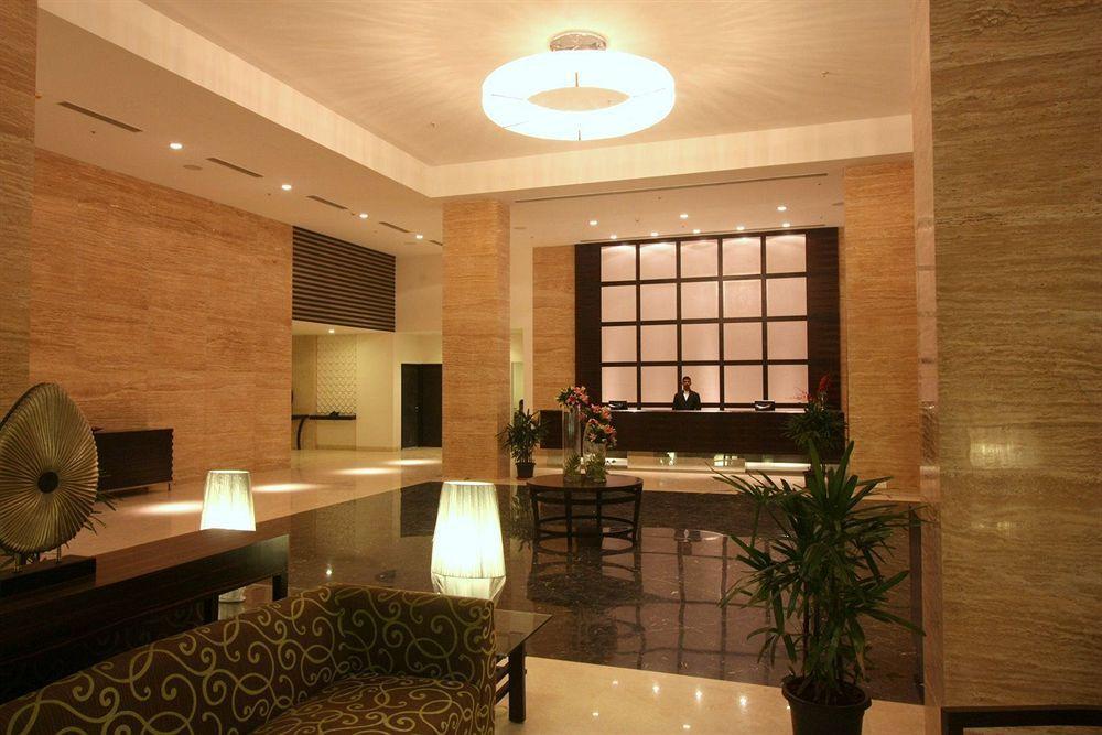 ホテル ラダ リージェント エレクトロニック シティ バンガロール インテリア 写真